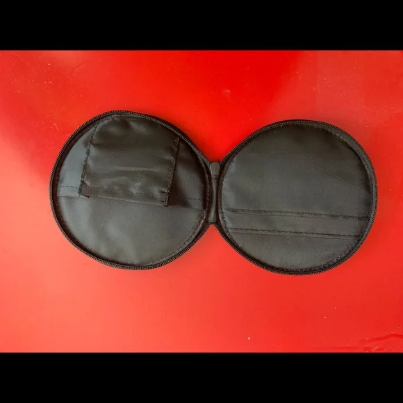 Chums Round Wallet - Picture 5 of 8